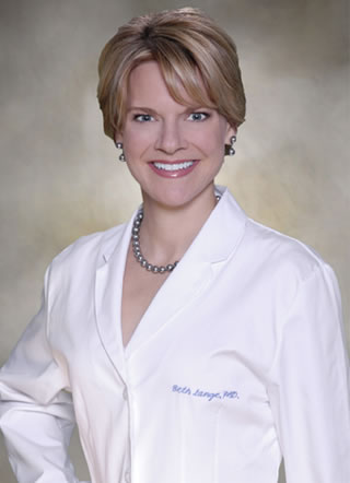 As an expert in skin care and product innovation, Dr. Beth Lange serves as Chief Scientific Officer at Mary Kay.
