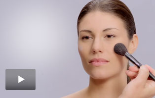 Watch Global Makeup Artist Luis Casco use Mary Kay® brushes.