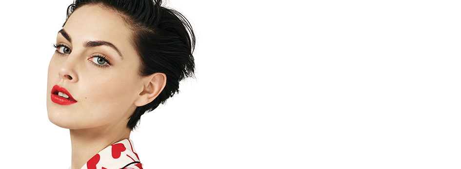 Get the step-by-step application tips for the Red Alert look created by Mary Kay Global Makeup Artist Keiko Takagi.